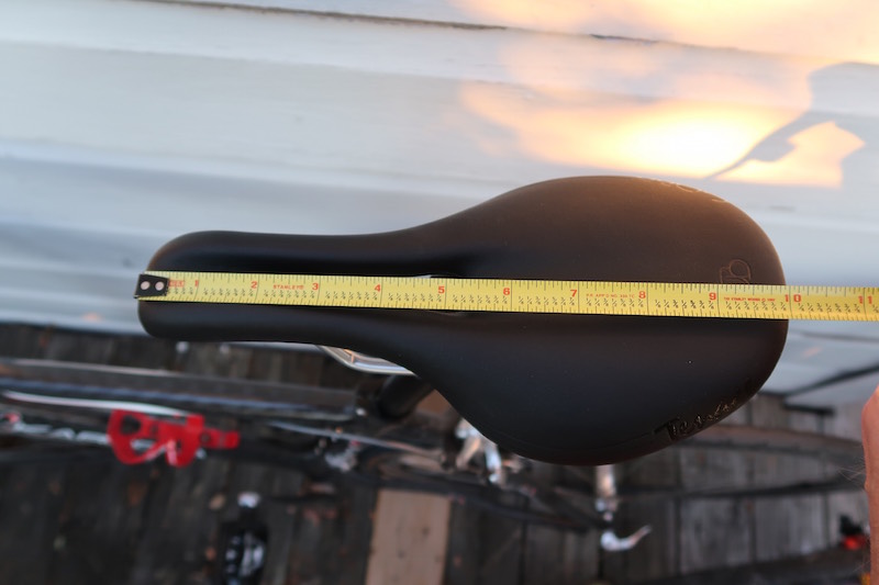 Cobb Tenace Saddle 2018 d