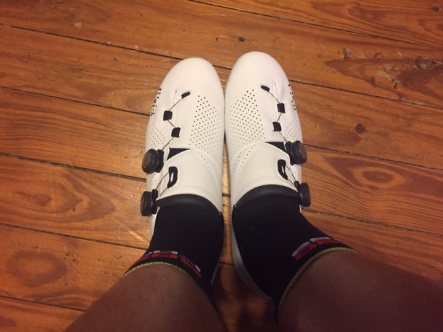 Fizik R1 Road Cycling Putting Them On