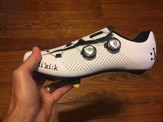Fizik R1 Road Cycling Side Profile