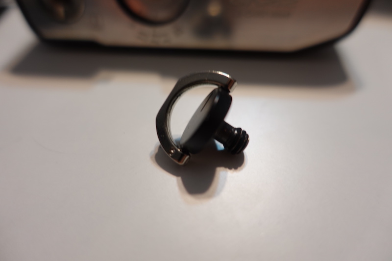 Gariz Half Case Screw with handle flip up