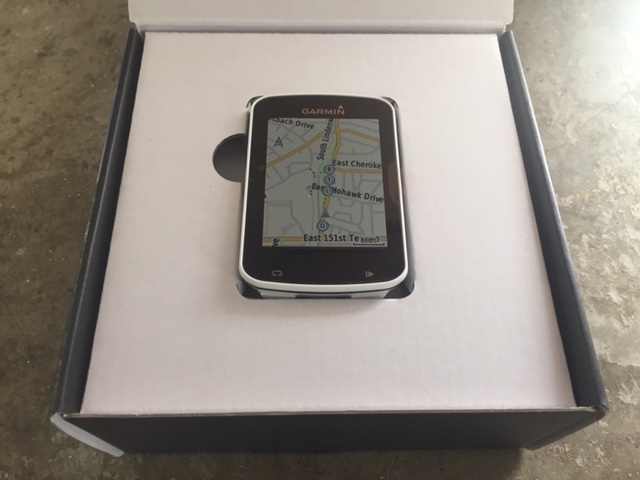 Garmin Edge Explore 820 Box