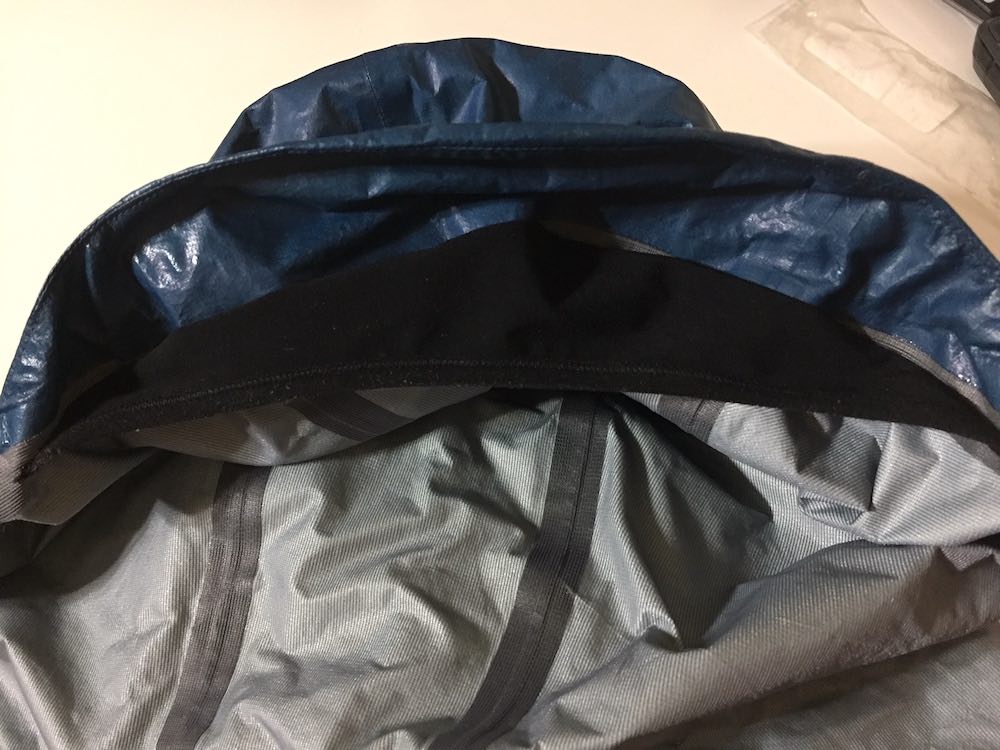 GORE R7 GORE-TEX SHAKEDRY HOODED JACKET hood