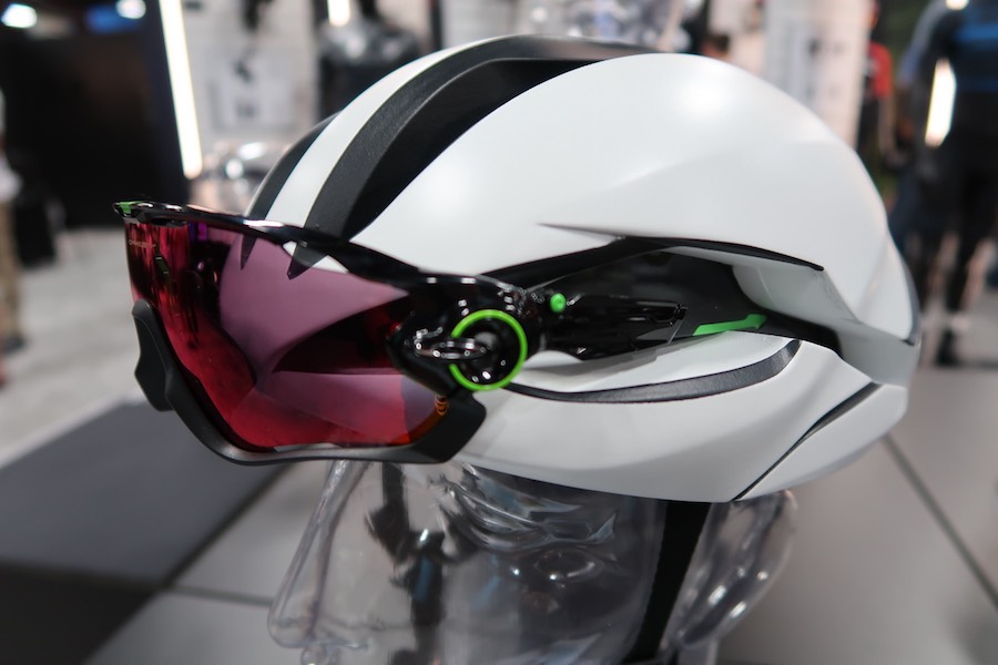 Oakley ARO3 Cycling Helmet Side