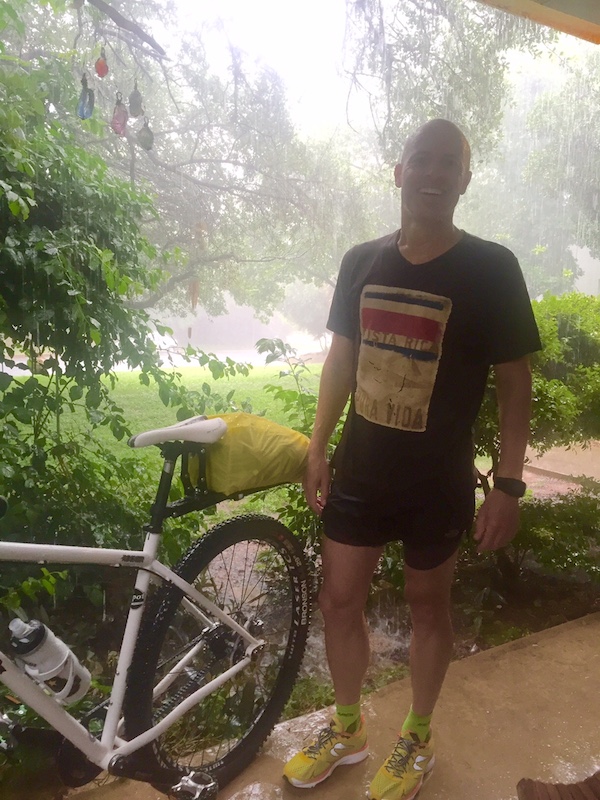 Tom-Crandall-Arkel-TailRider-Bag-Test-Rain-1