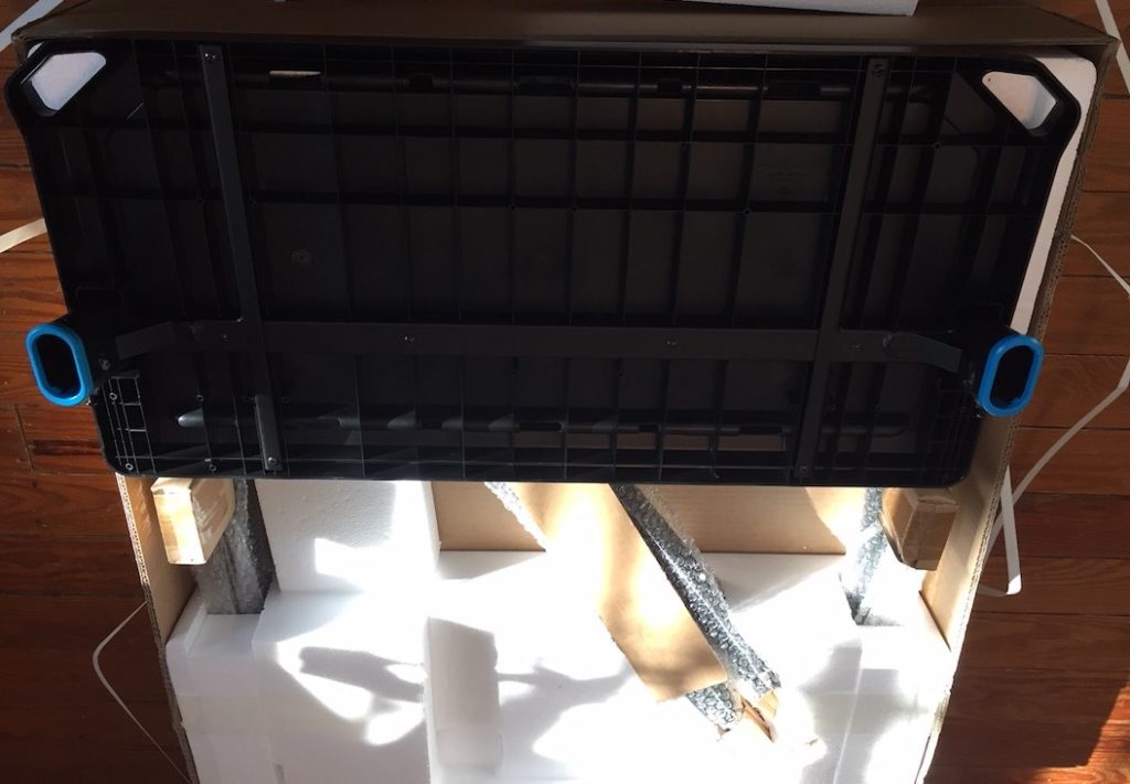 Wahoo Fitness Bike Desk unboxing 2