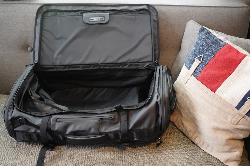 WANDRD HEXAD CARRYALL DUFFEL REVIEW Open