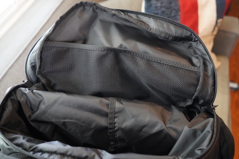 WANDRD HEXAD CARRYALL DUFFEL REVIEW other pocket
