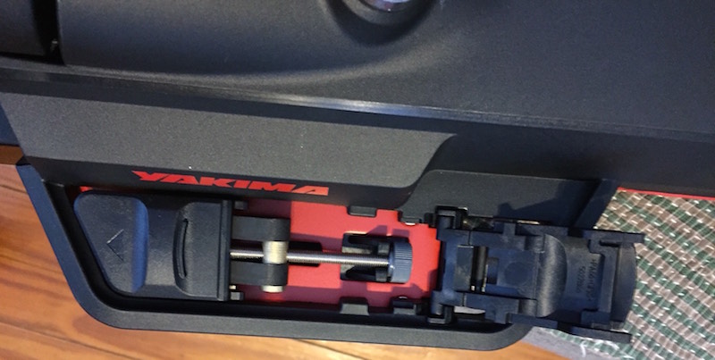 YAKIMA HIGHSPEED FORK MOUNT ROOF RACK REVIEW Thumb Screw